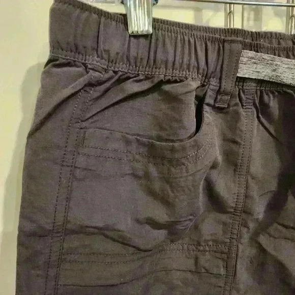 Women's North Face 3" Class V Hike Hiker Short in Weathered Black - Picture 2 of 11